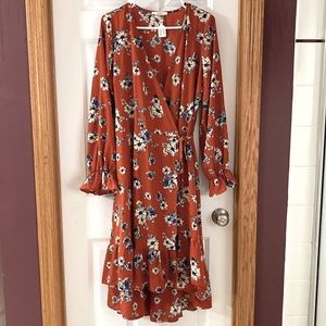 🌺NWT🌺Easel🌺Wrap Hi/Low Floral Dress🌺Size Large🌺